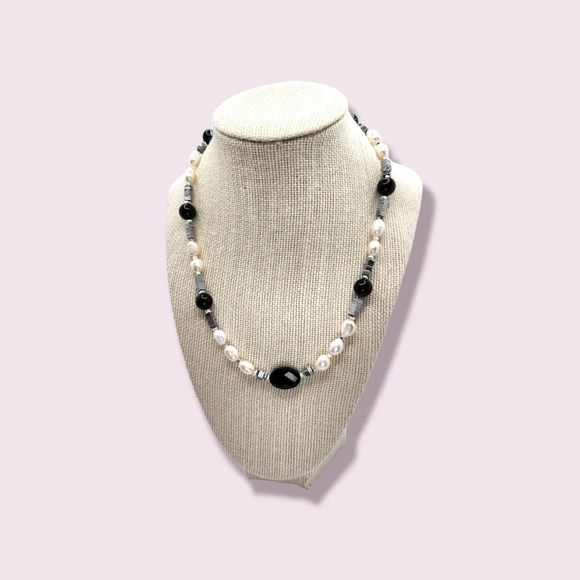 Freshwater Pearl, Black Agatw, Faceted Black Obsidian Necklace - Picture 3 of 4